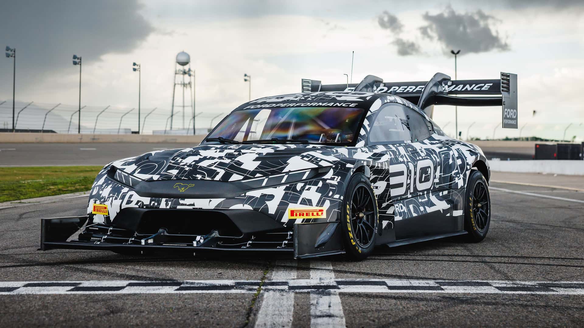 ford-super-mustang-mach-e-2